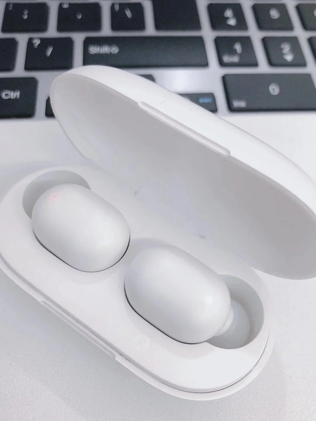 wireless bluetooth headset | in-ear stereo headphones | waterproof earbuds for sports | energy saving