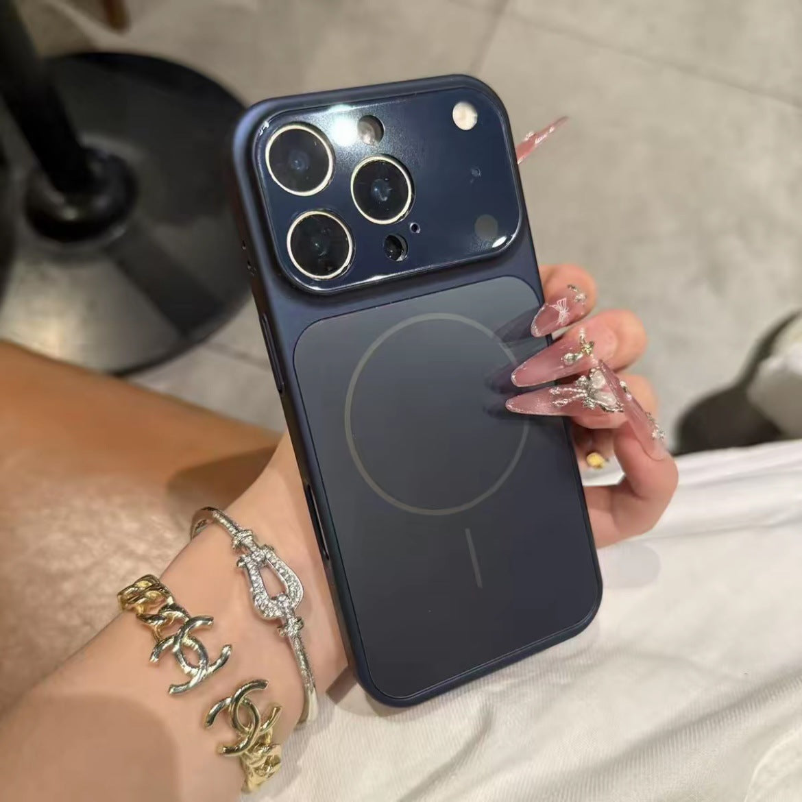 Solid Color All-inclusive Magnetic Phone Case 