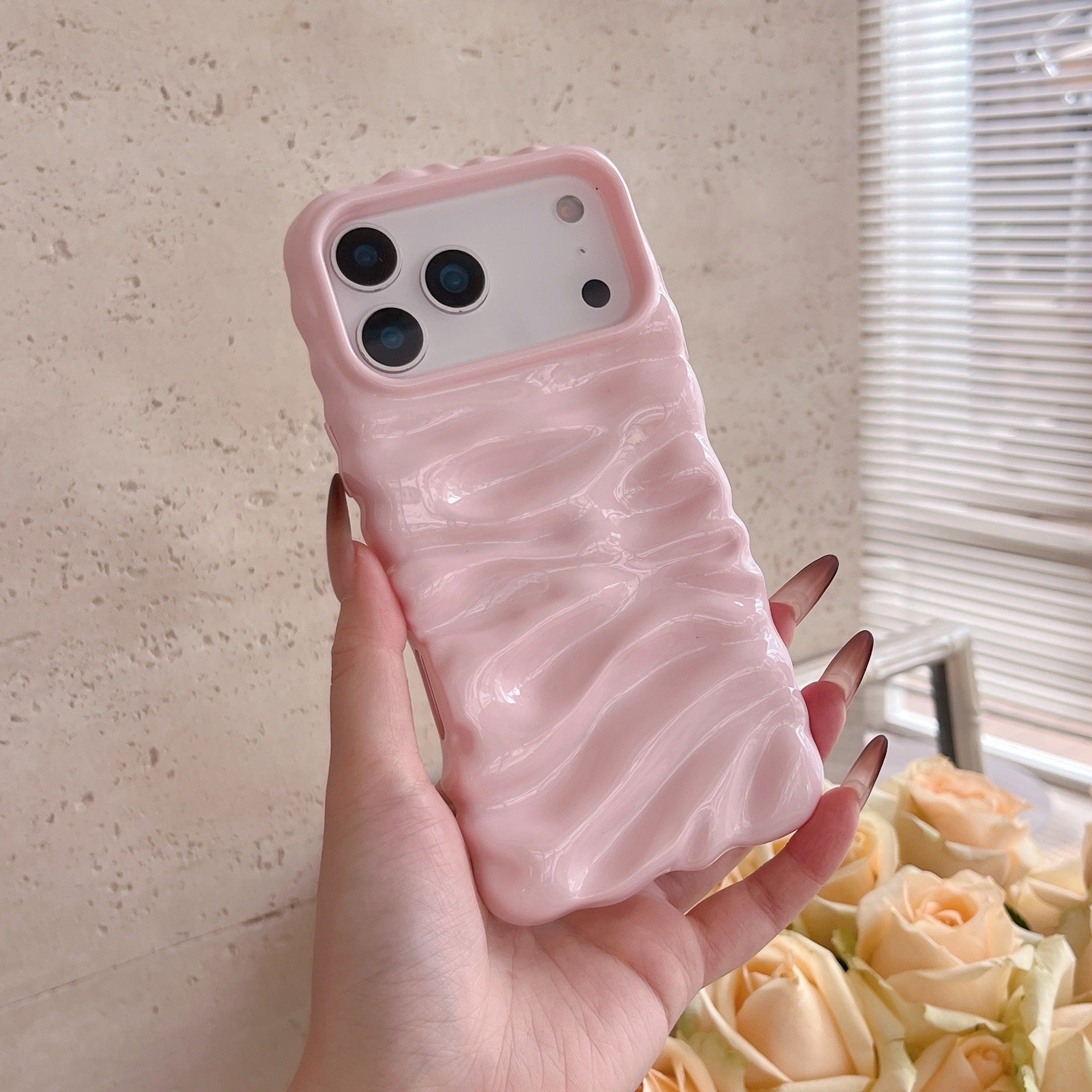 Three-dimensional Pleated Cream Pattern Suitable For Simple Solid Color Shell 