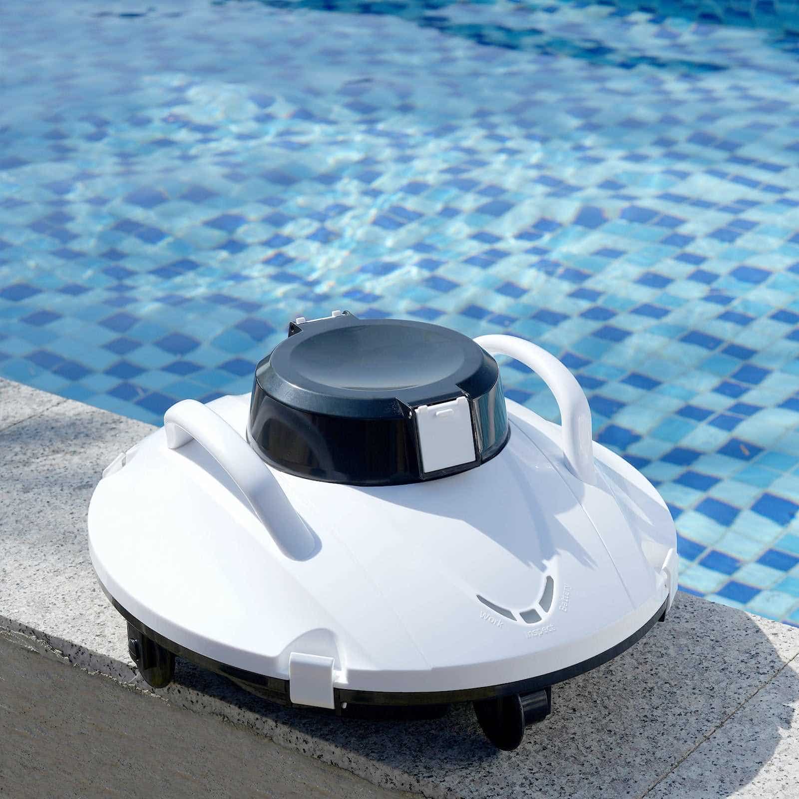 Pool Cleaning Machine 