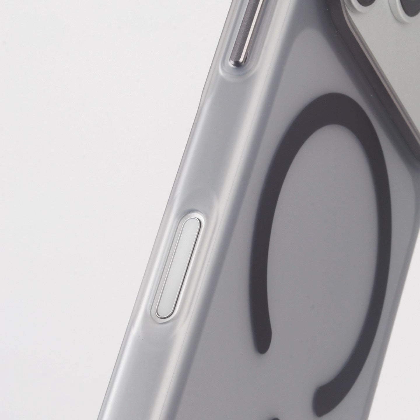 Frosted Magnetic Suction Suitable For 17promax Phone Case PC Skin Feeling Drop-resistant 